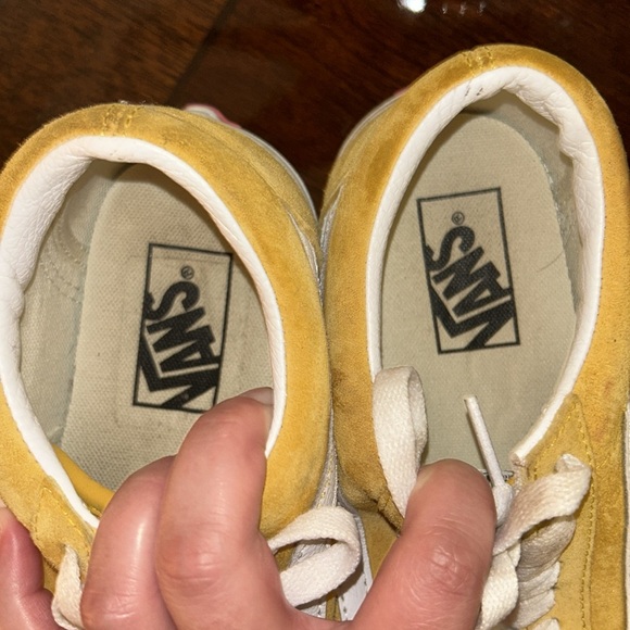 Vans old skool suede shoe low cut lace up in mustard yellow - Picture 6 of 8